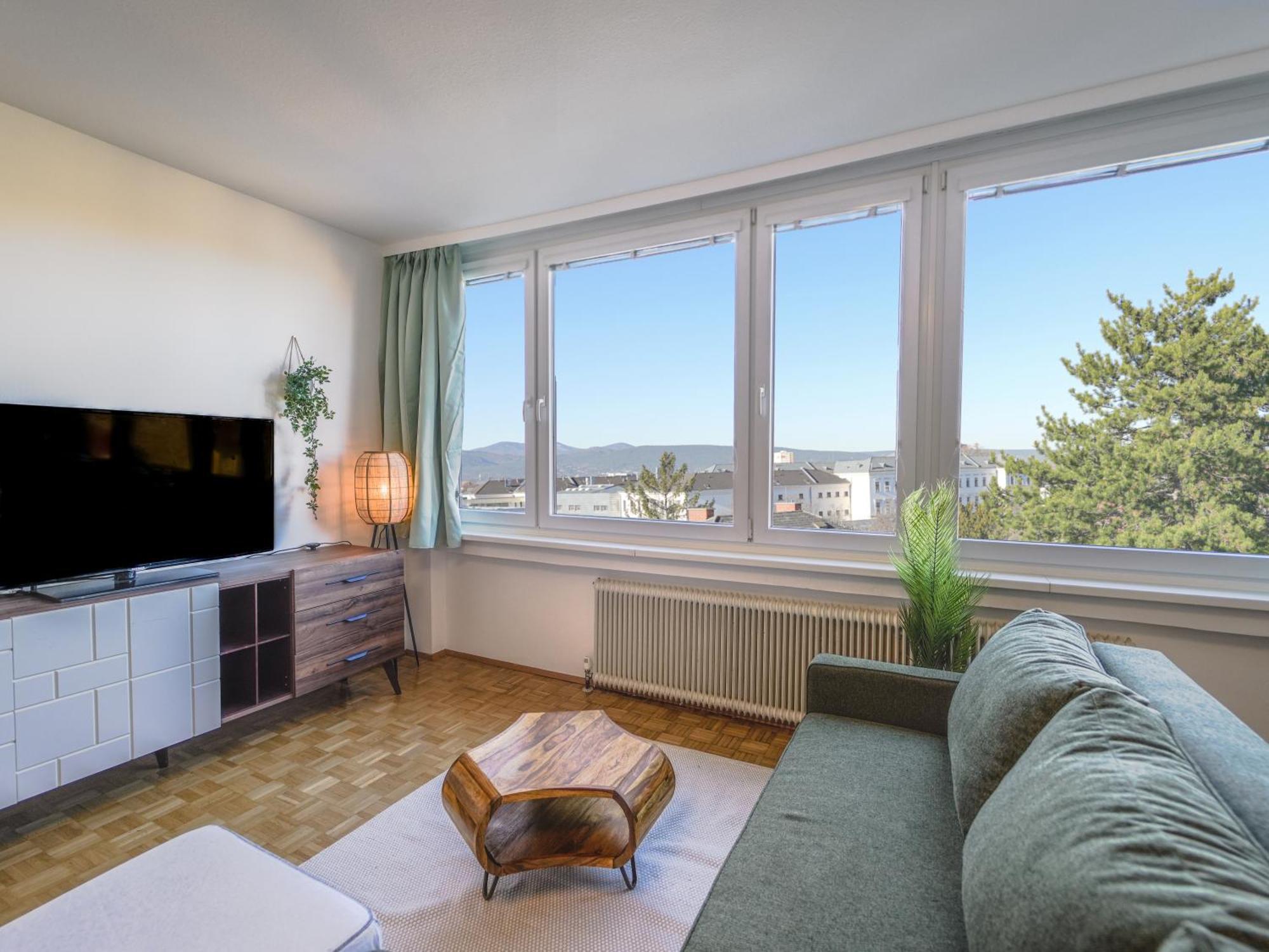 Spacious Apartments With View & Free Parking Wiener Neustadt Dış mekan fotoğraf
